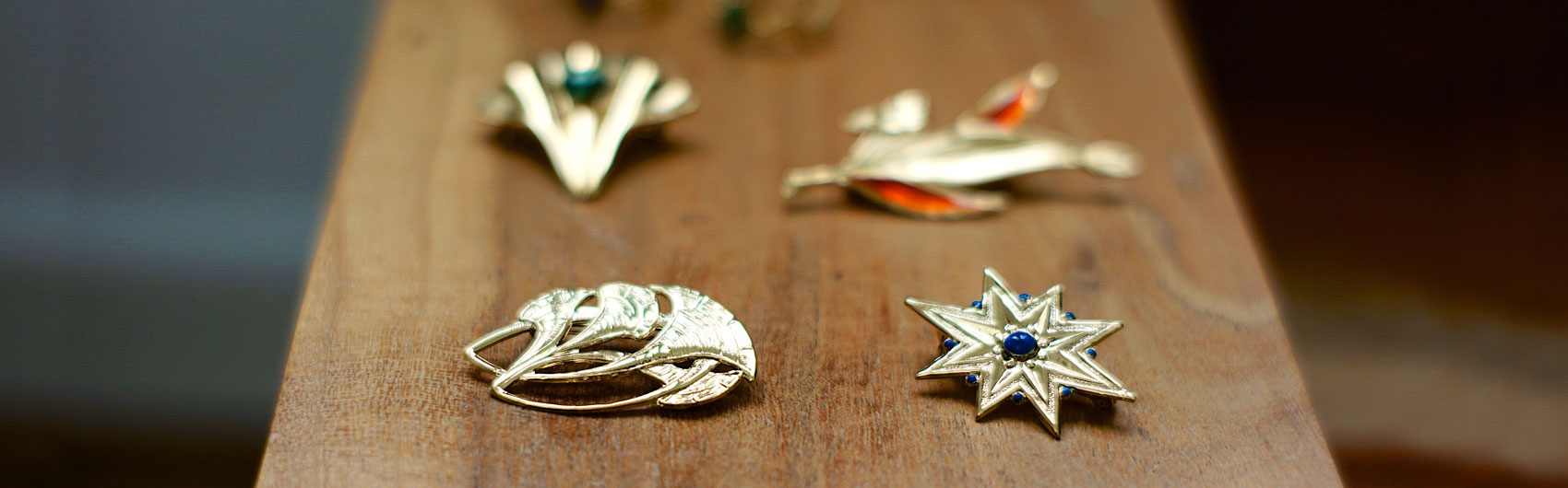 Broches
