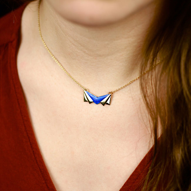 Handmade-gold-plated-necklace-for-women-with-royal-blue-pendant-fmade-in-Fance