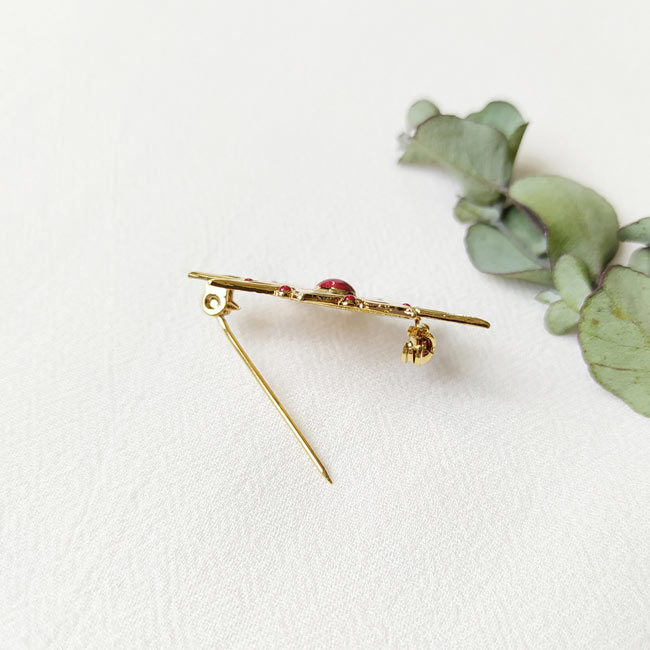 Handmade-gold-plated-brooch-for-women-with-enamel-made-in-France