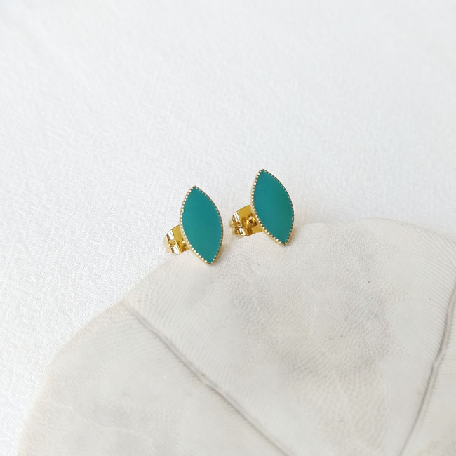 Handmade-gold-plated-stud-earrings-for-women-with-blue-enamel-made-in-France