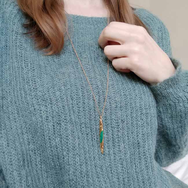 Handmade-gold-long-necklace-women-with-green-enamel-made-in-France