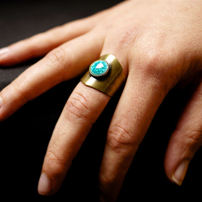 Handmade-bronze-adjustable-ring-for-women-with-blue-ceramic-bead-made-in-France