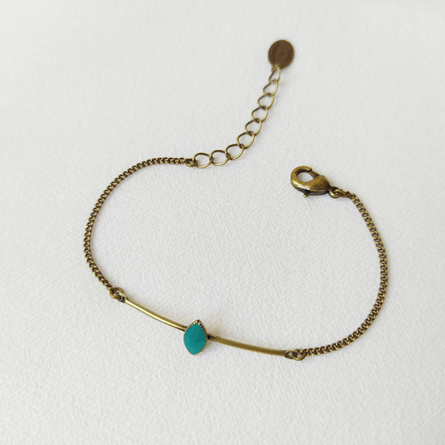 Handmade-bronze-antique-bronze-bracelet-for-women-with-a-turquoise-finding-made-in-France