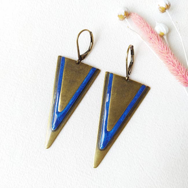 Handmade-bronze-earrings-for-women-with-royal-blue-triangle-earrings-made-in-France