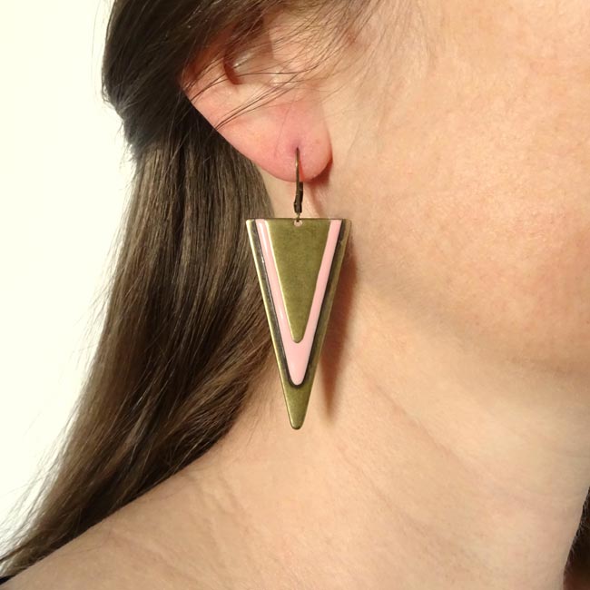 Handmade-bronze-earrings-for-women-with-pink-triangle-earrings-made-in-France