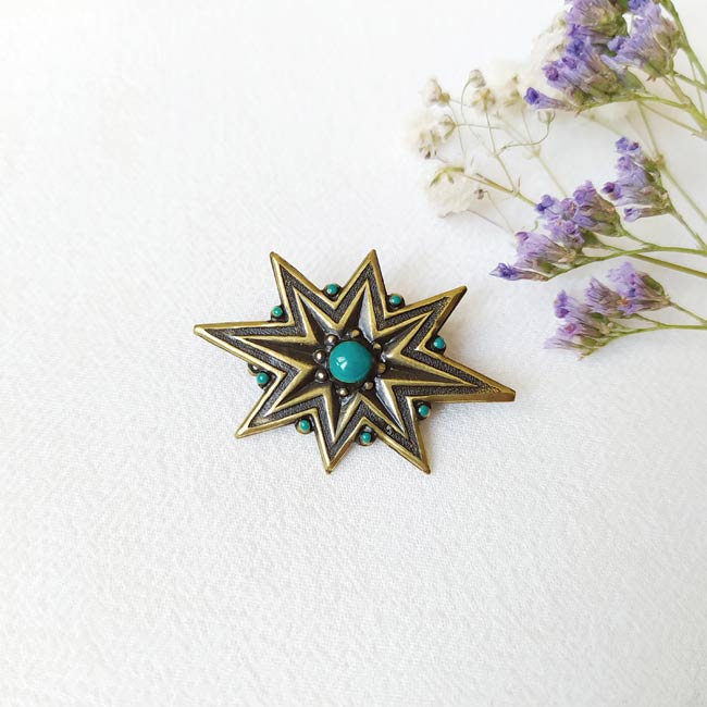 Broche-bronze-fantaisie-de-créateur-étoile-bleu-turquoise-fait-main