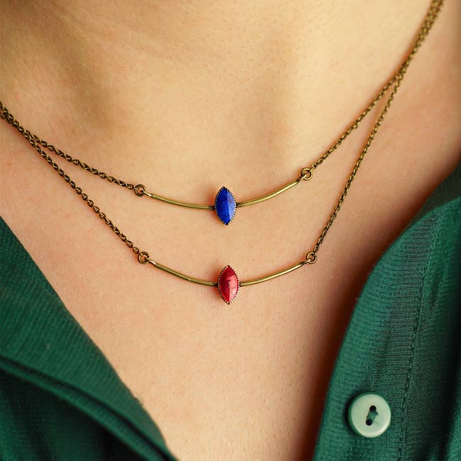 Collier-bronze-de-créateur-fantaisie-email-bleu-fait-main-à-Paris