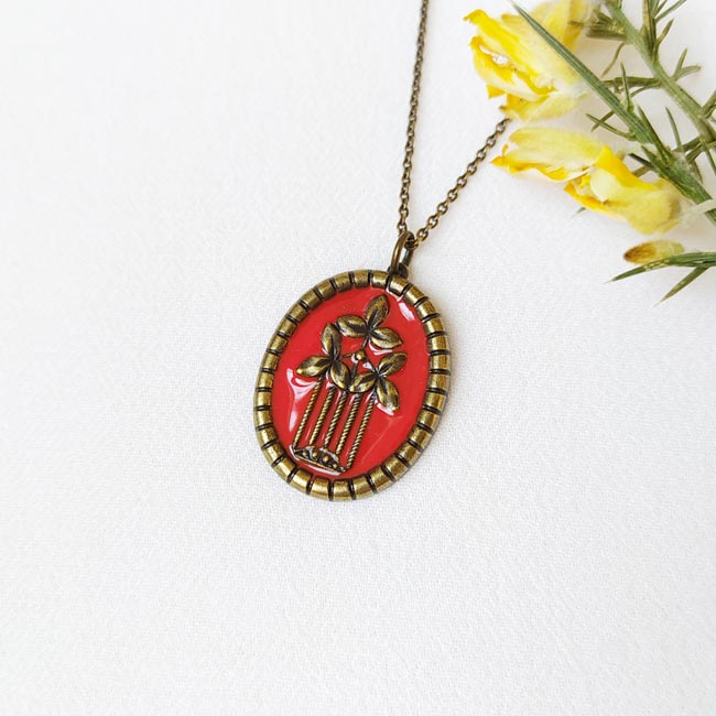 Handmade-bronze-necklace-antique-brass-red-pendant-made-in-Paris