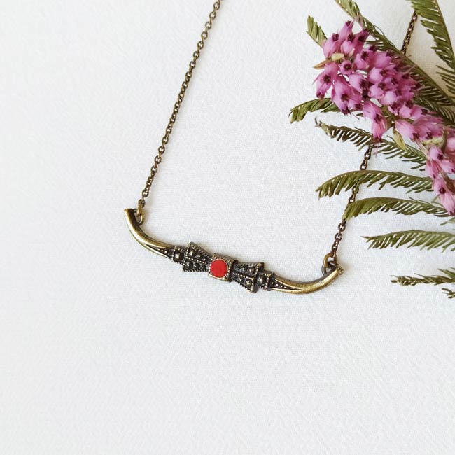 Handmade-antique-brass-bronze-nekclace-for-women-with-red-enamel-made-in-France