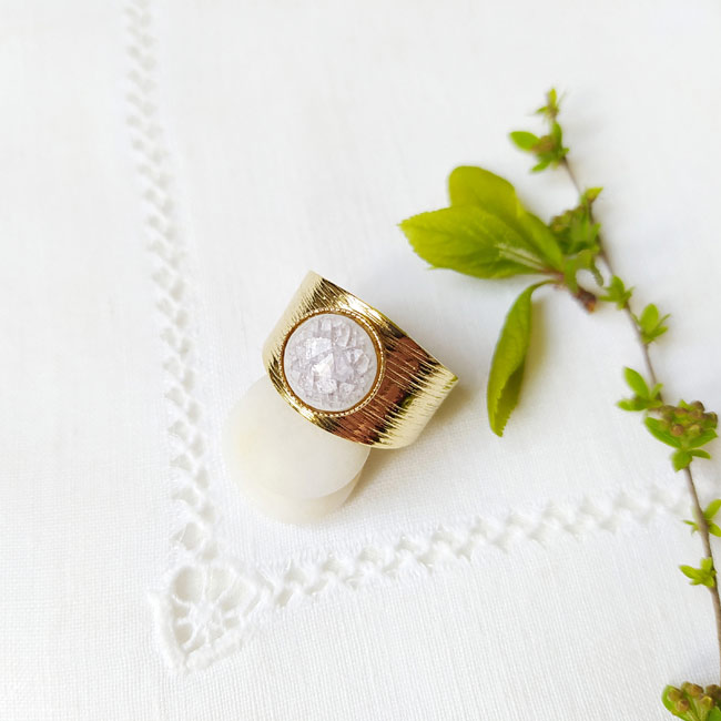 Handmade-customed-fashion-gold-adjustable-ring-for-women-with-a-mauve-ceramic-bead-made-in-France