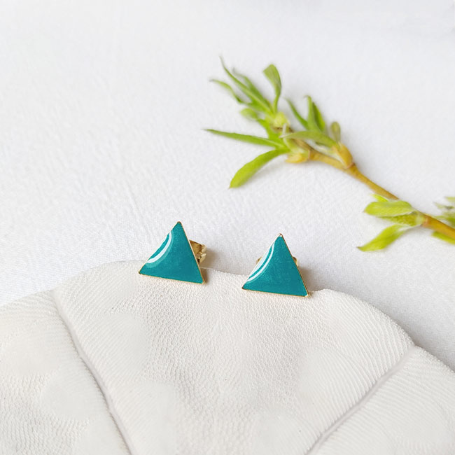 Customed-handmade-gold-stud-earrings-for-women-with-turquoise-blue-enamel-made-in-France