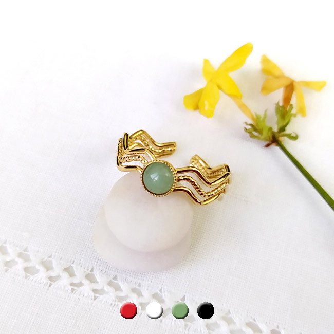Customed-handmade-fashion-gold-ring-for-women-with-green-gemstone-handcrafted-france