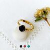 Bague-réglable-bijoux-de-créateur-fantaisie-doré-email-noir-pour-femme-artisanal-fait-à-Paris