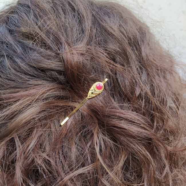 Barrette-cheveux-bijoux-de-créateur-fantaisie-pour-femme-doré-email-fait-à-Paris