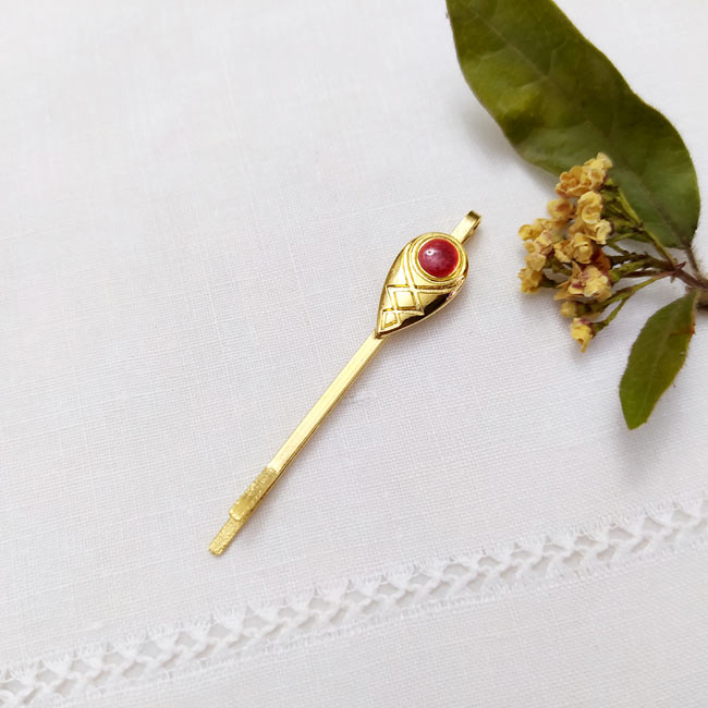 Handmade-customed-gold-bobby-pin-for-women-with-plum-enamel-made-in-France