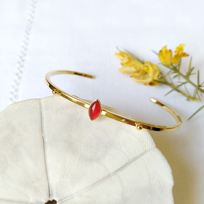 Handmade-gold-plated-bangle-bracelet-for-women-with-red-gemstone-made-in-France