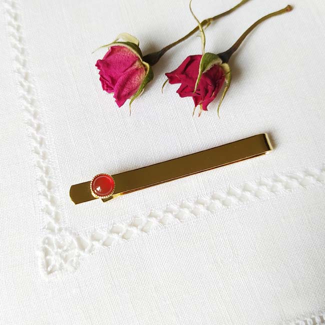 Men-accessories-customed-handmade-gold-tie-clips-with-red-gemstone-made-in-France