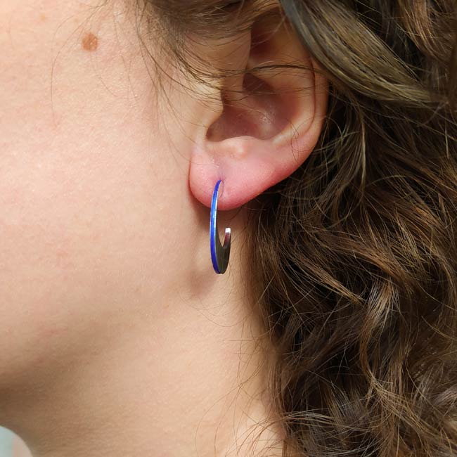 Handmade-customed-fashion-silver-stud-earrings-for-women-with-blue-enamel-made-in-France
