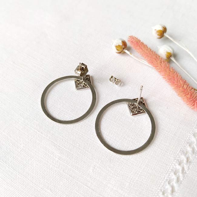 Fashion-handmade-silver-plated-earrings-for-women-with-round-shape-made-in-France-Paris