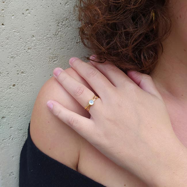 Customed-handmade-fashion-adjustable-gold-ring-for-women-with-gemstone-made-in-Paris