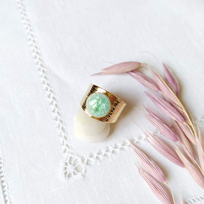 Handmade-customed-fashion-gold-adjustable-ring-for-women-with-a-green-ceramic-bead-made-in-France