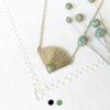 Bijoux-collier-court-fantaisie-de-créateur-fait-main-argenté-pour-femme-avec-pierre-naturelle-vert-fait-en-France