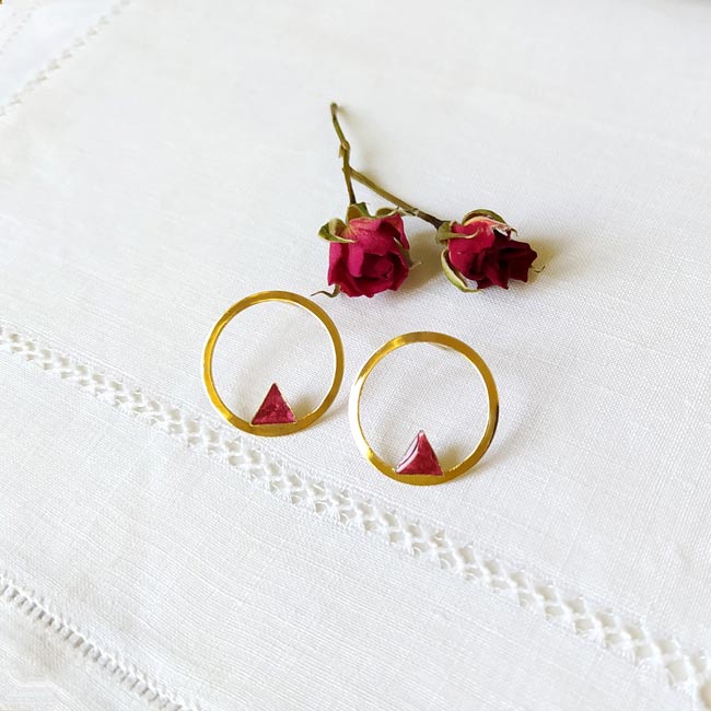 Handmade-customed-gold-earrings-for-women-with-plum-enamel-made-in-France