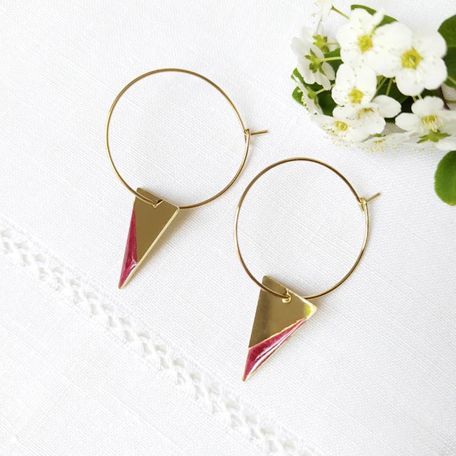 Customed-handmade-gold-hoop-earrings-for-women-with-plum-enamel-made-in-France