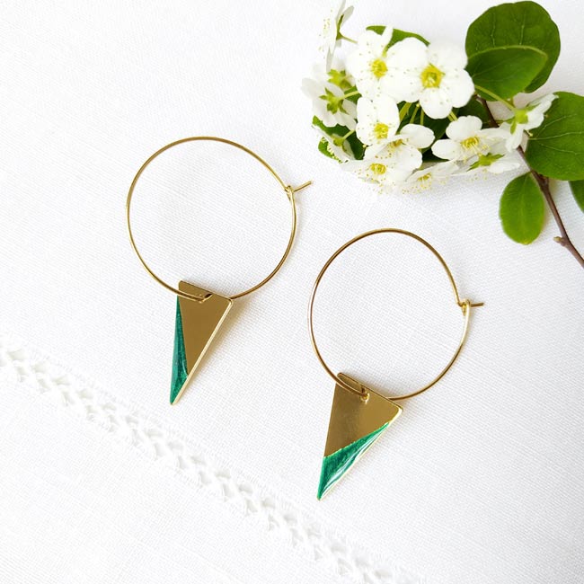 Customed-handmade-gold-hoop-earrings-for-women-with-green-enamel-made-in-Paris