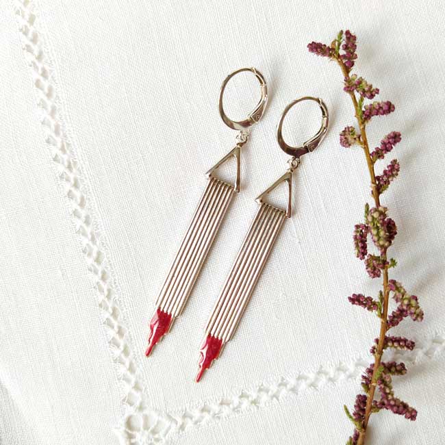 Handmade-customed-fashion-silver-earrings-for-women-with-plum-enamel-made-in-France