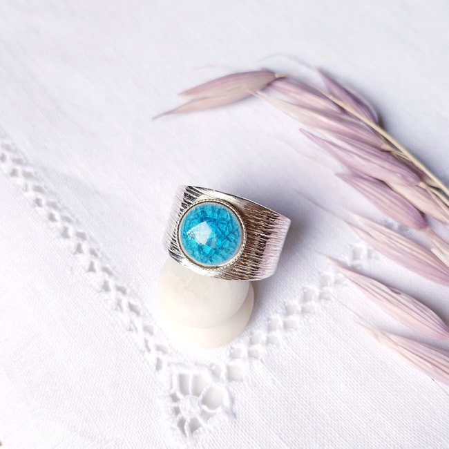 Handmade-customed-fashion-adjustable-silver-ring-for-woman-with-blue-ceramic-bead-sold-online