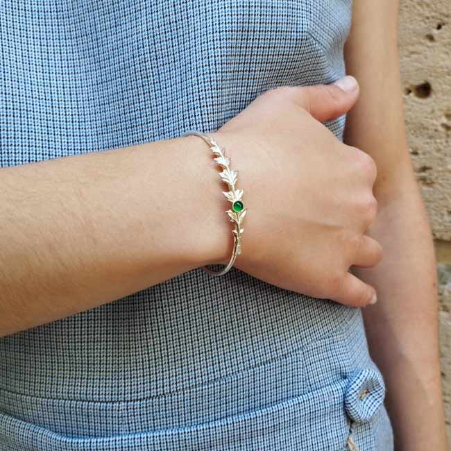 Bracelet-jonc-argent-réglable-pour-femme-artisanal-avec-pierre-en-agate-verte-fait-main-en-France