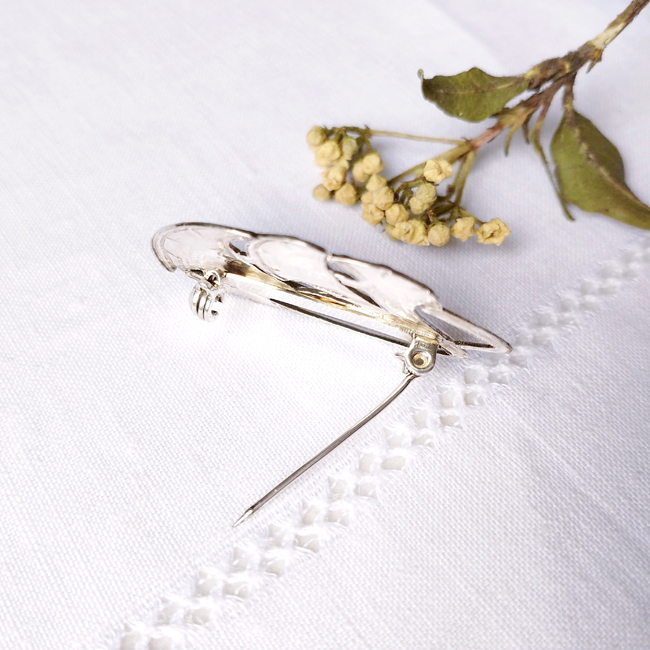 Customed-fashion-handmade-silver-brooch-for-women-with-leaves-made-in-Paris