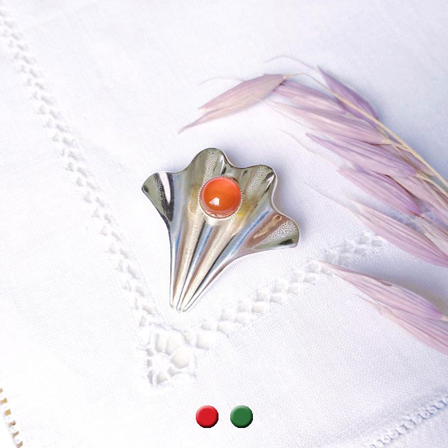 Customed-handmade-fashion-silver-brooch-for-women-with-red-gemstone-made-in-France