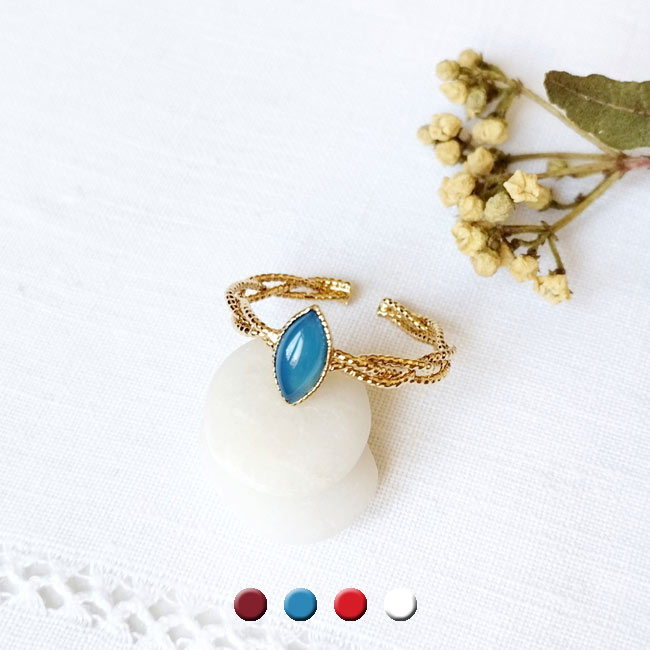 Adjustable-fashion-handmade-gold-ring-for-women-with-a-blue-gemstone-made-in-France