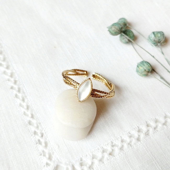 Adjustable-fashion-handmade-gold-ring-for-women-with-a-white-gemstone-made-in-France