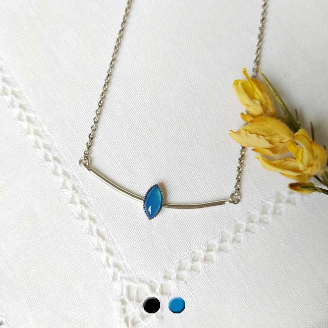 Bijoux-collier-fait-main-fantaisie-de-créateur-argent-pour-femme-avec-pierre-naturelle-bleu-agate-fait-en-France