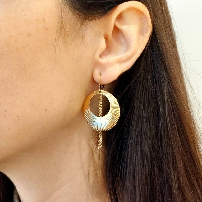 Handmade-fashion-customed-pendant-gold-earrings-for-women-made-in-Paris-France