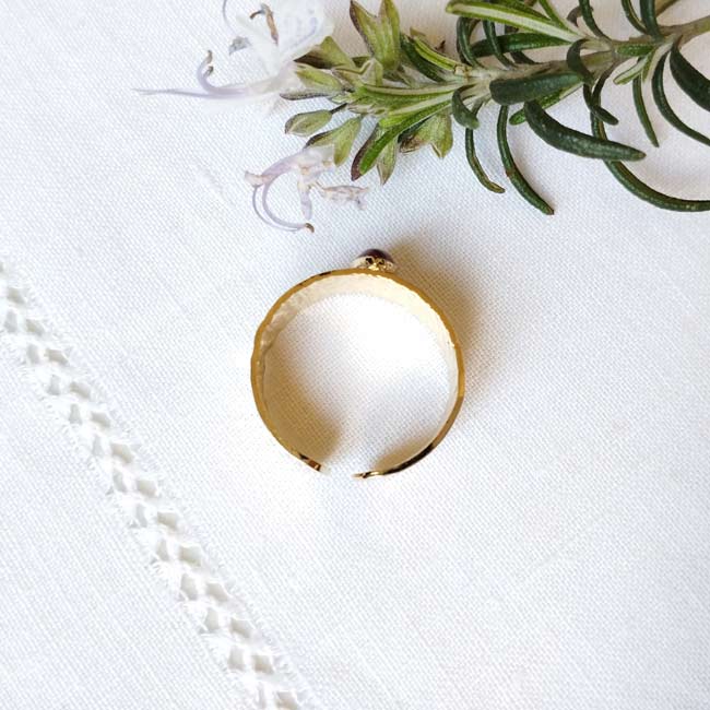 Customed-fashion-handmade-adjustable-gold-ring-for-women-with-gemstone-in-France