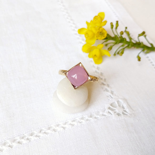Fashion-customed-handmade-gold-adjustable-ring-for-women-with-pink-agate-gemstone-made-in-France