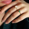 Bague-réglable-fantaisie-de-créateur-or-pour-femme-avec-une-pierre-naturelle-amazonite-bleu-turquoise-fabrication-artisanal-à-Paris