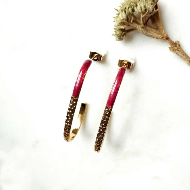Customed-handmade-fashion-pendant-gold-earrings-for-women-with-plum-enamel-in-Paris