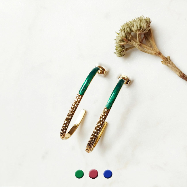Customed-handmade-fashion-pendant-gold-earrings-for-women-with-green-enamel-in-Paris