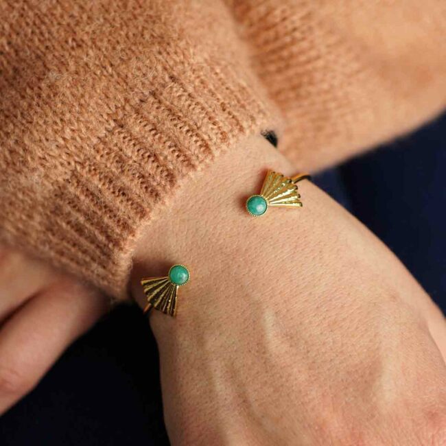Customed-fashion-handmade-adjustable-gold-bangle-bracelet-for-women-with-blue-gemstone-made-in-France