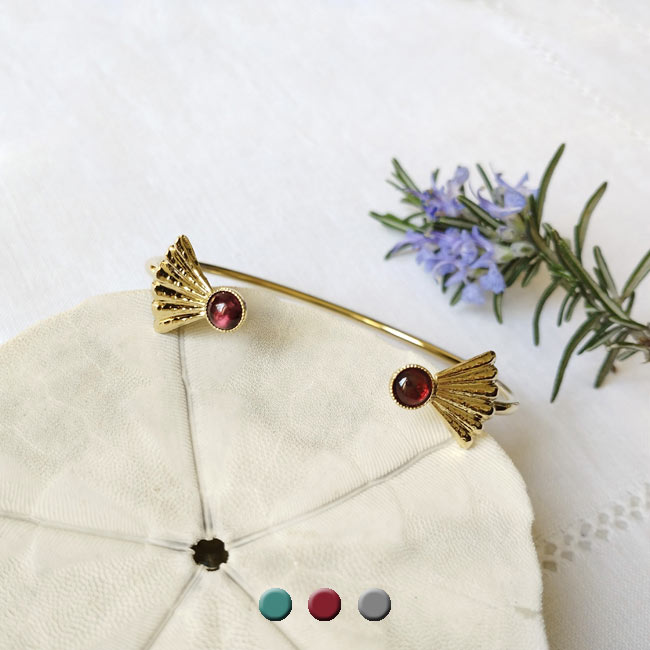 Customed-fashion-handmade-adjustable-gold-bangle-bracelet-for-women-with-plum-gemstone-made-in-France