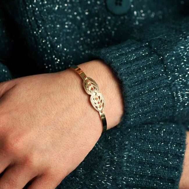 Customed-fashion-handmade-gold-adjustable-bangle-bracelet-for-women-with-red-enamel-made-in-France