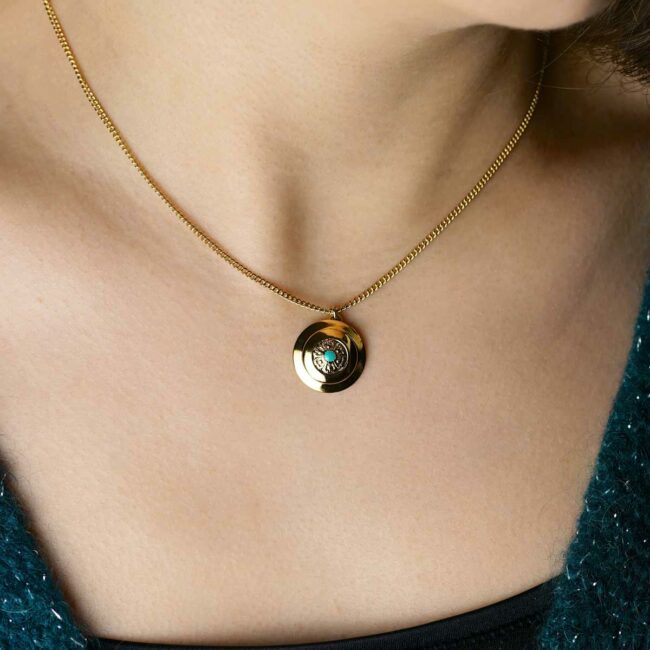 Collier-bijoux-réglable-doré-pour-femme-fabrication-artisanale-fait-main-avec-email-bleu-à-Paris