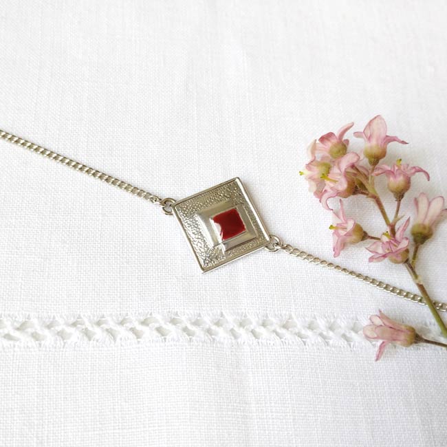 Customed-handmade-fashion-adjustable-silver-bracelet-for-woman-with-red-enamel-in-France