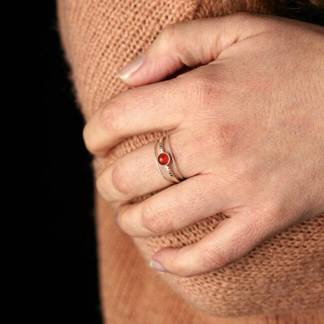 Customed-fashion-handmade-silver-adjustable-ring-for-woman-with-a-red-carnelian-gemstone-made-in-Paris