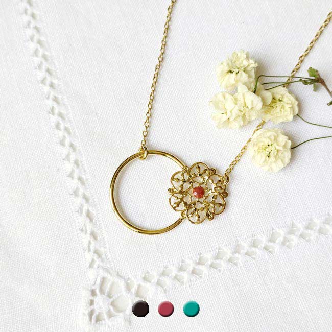 Handmade-customed-fashion-short-adjustable-gold-necklace-for-woman-with-plum-red-enamel-in-France